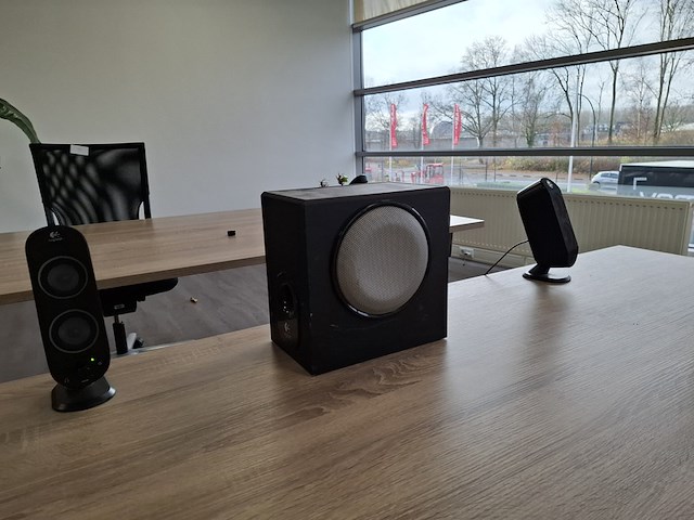 Bureau met bureaustoel en ladeblok - afbeelding 6 van  9