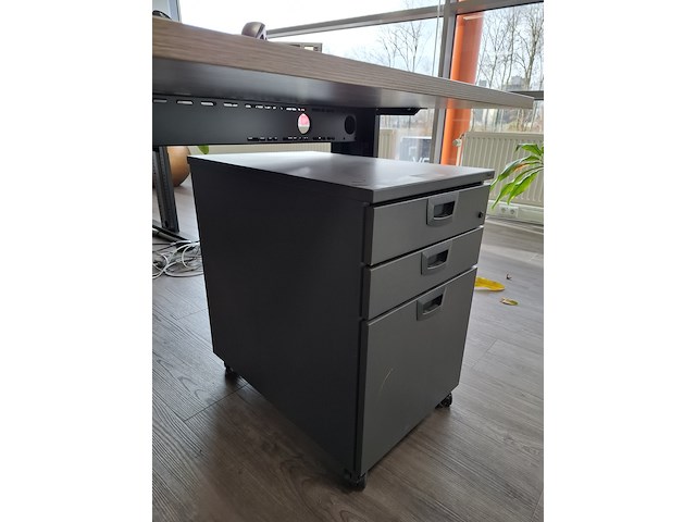 Bureau met bureaustoel en ladeblok - afbeelding 7 van  9