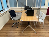 Bureau met bureaustoel - afbeelding 1 van  11