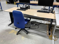 Bureau met bureaustoel - afbeelding 1 van  4