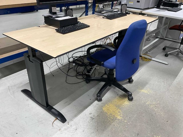 Bureau met bureaustoel - afbeelding 2 van  4