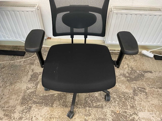 Bureau met bureaustoel - afbeelding 2 van  10