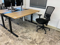 Bureau met bureaustoel - afbeelding 1 van  10