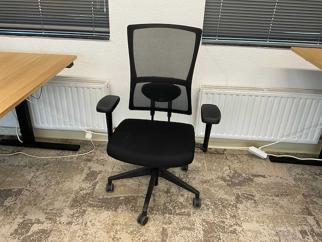Bureau met bureaustoel - afbeelding 7 van  10