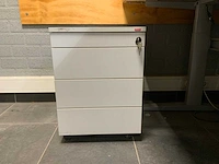 Bureau met bureaustoel - afbeelding 10 van  10