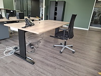 Bureau met bureaustoel - afbeelding 1 van  6