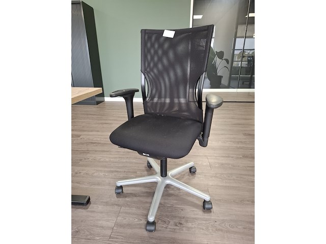 Bureau met bureaustoel - afbeelding 5 van  6