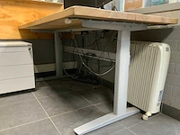 Bureau met bureaustoel - afbeelding 4 van  10