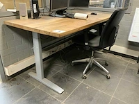 Bureau met bureaustoel