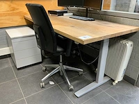 Bureau met bureaustoel