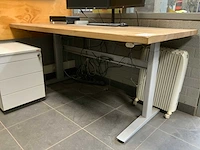 Bureau met bureaustoel - afbeelding 6 van  10