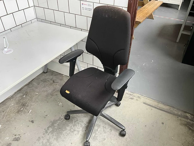 Bureau met bureaustoel - afbeelding 3 van  3