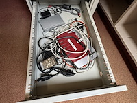 Bureau met inhoud, grijs - afbeelding 3 van  5