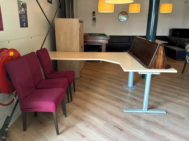 Bureau met kast - afbeelding 1 van  6
