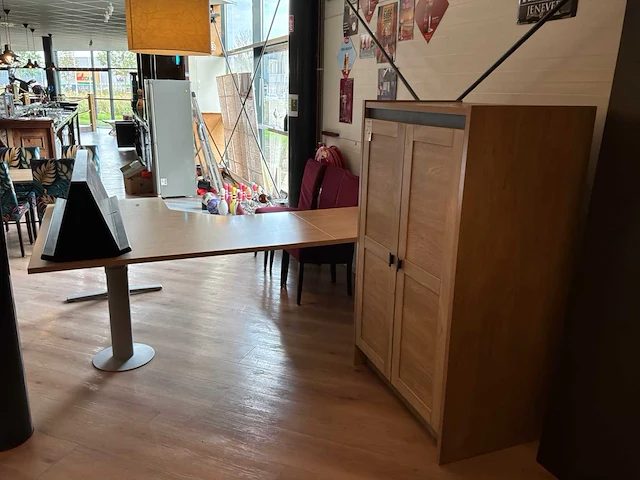 Bureau met kast - afbeelding 3 van  6