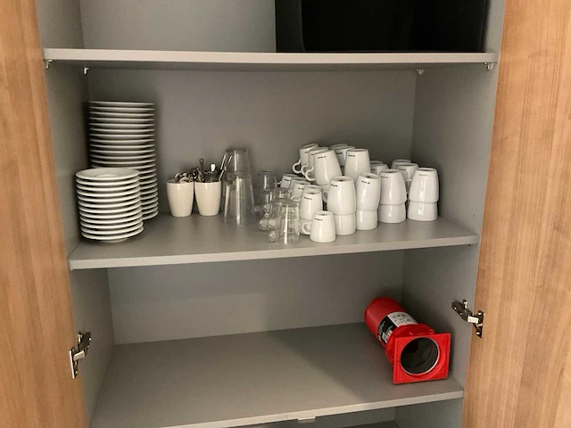 Bureau met kasten - afbeelding 3 van  8