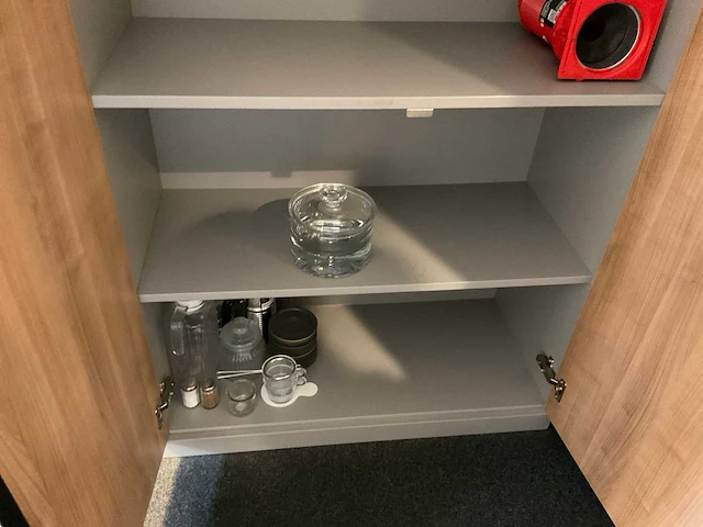 Bureau met kasten - afbeelding 6 van  8