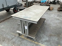 Bureau met kruk