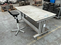 Bureau met kruk - afbeelding 2 van  5