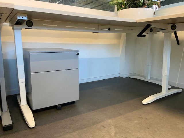 Bureau met ladeblok (4x) - afbeelding 3 van  12