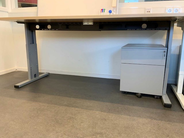 Bureau met ladeblok (4x) - afbeelding 4 van  12