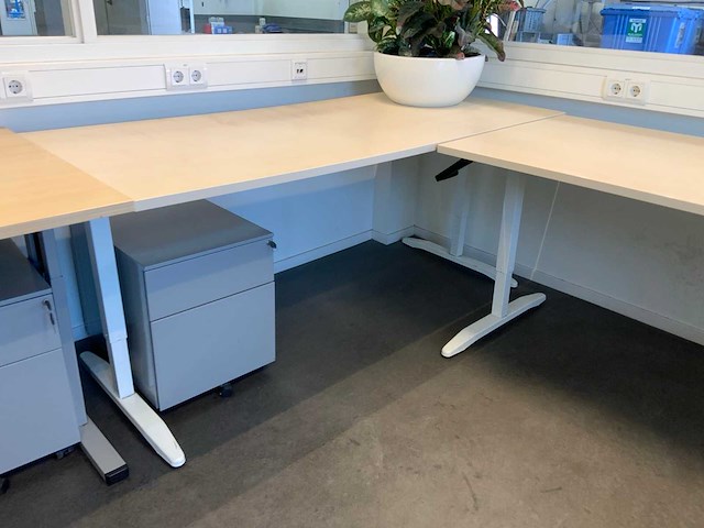 Bureau met ladeblok (4x) - afbeelding 5 van  12