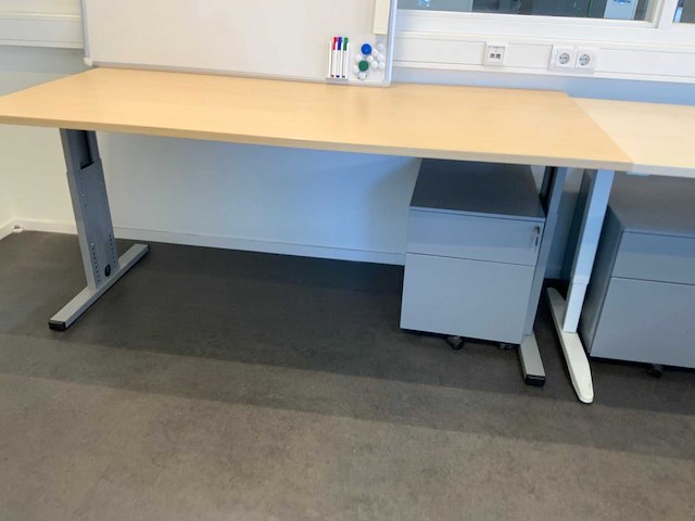 Bureau met ladeblok (4x) - afbeelding 6 van  12