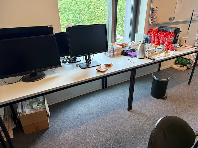Bureau met ladeblok (5x) - afbeelding 3 van  3