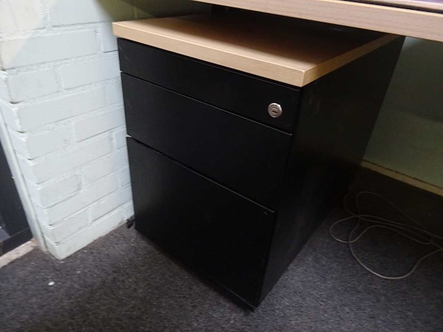 Bureau met ladeblok - afbeelding 2 van  2