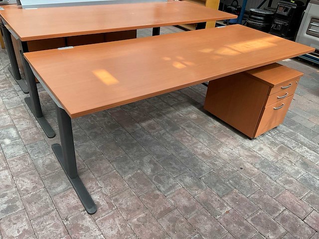 Bureau met ladekast - afbeelding 11 van  17