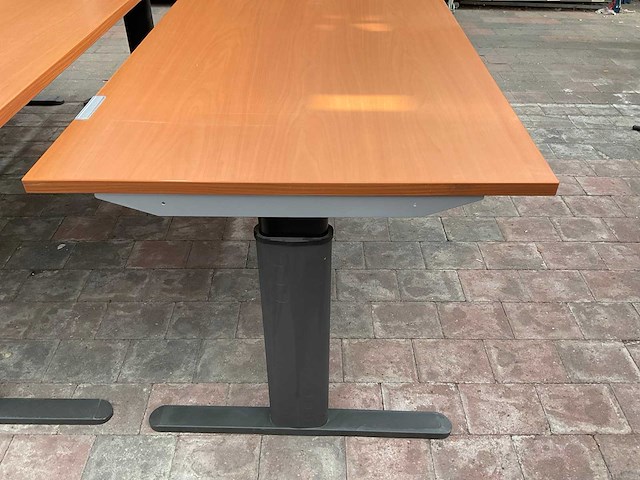 Bureau met ladekast - afbeelding 13 van  17