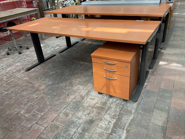 Bureau met ladekast - afbeelding 10 van  17