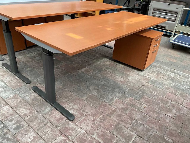 Bureau met ladekast - afbeelding 13 van  17
