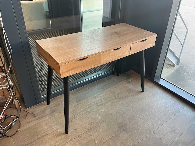 Bureau met lades - afbeelding 1 van  4