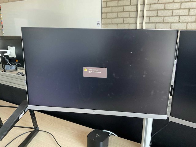 Bureau met monitoren - afbeelding 10 van  12