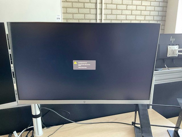 Bureau met monitoren - afbeelding 2 van  15