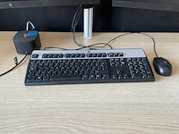 Bureau met monitoren - afbeelding 5 van  8