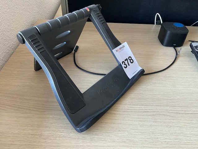 Bureau met monitoren - afbeelding 6 van  8