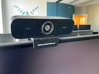 Bureau met monitoren - afbeelding 7 van  8