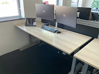 Bureau met monitoren - afbeelding 8 van  8