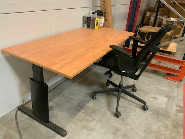 Bureau met profirm bureaustoel - afbeelding 2 van  4