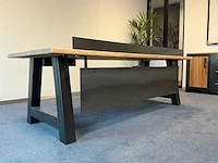 Bureau met stalen rand - afbeelding 2 van  5