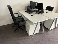 Bureau met stoel en ladenkast - afbeelding 1 van  2