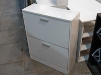 Bureau met stoel, toilettafel met kruk & schoenenkast - afbeelding 1 van  9