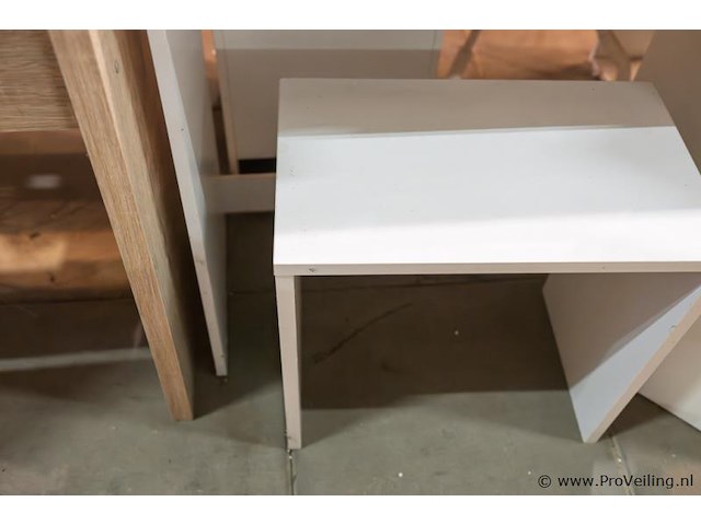 Bureau met stoel, toilettafel met kruk & schoenenkast - afbeelding 4 van  9