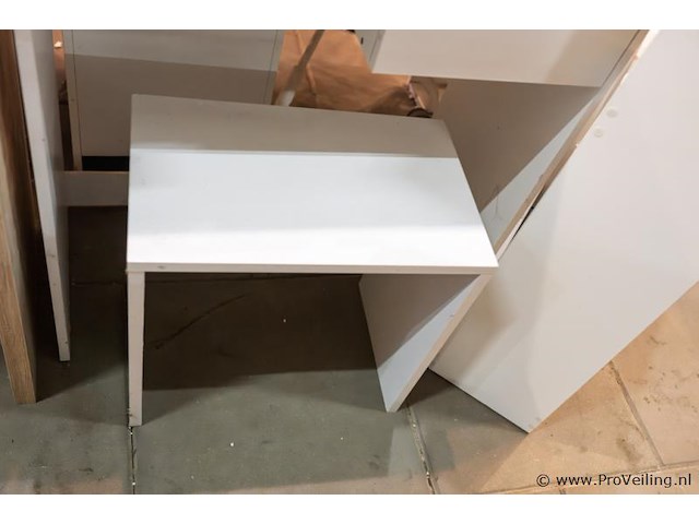 Bureau met stoel, toilettafel met kruk & schoenenkast - afbeelding 5 van  9