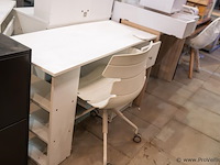 Bureau met stoel, toilettafel met kruk & schoenenkast - afbeelding 7 van  9