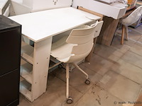 Bureau met stoel, toilettafel met kruk & schoenenkast - afbeelding 8 van  9