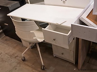 Bureau met stoel, toilettafel met kruk & schoenenkast - afbeelding 9 van  9