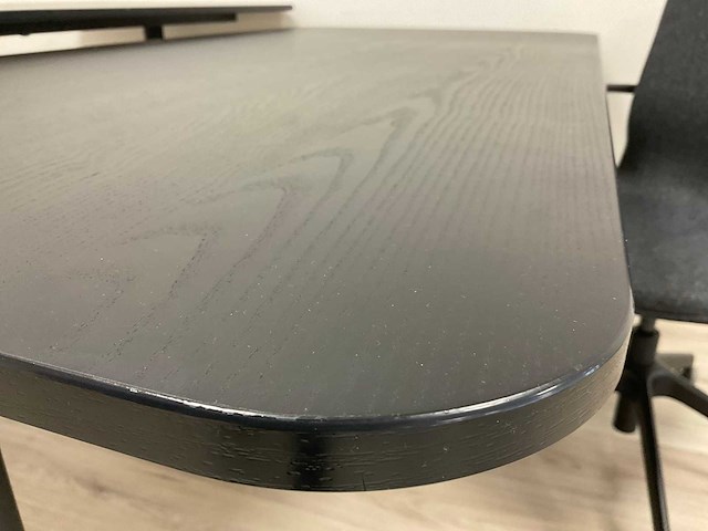 Bureau met stoel - afbeelding 3 van  4